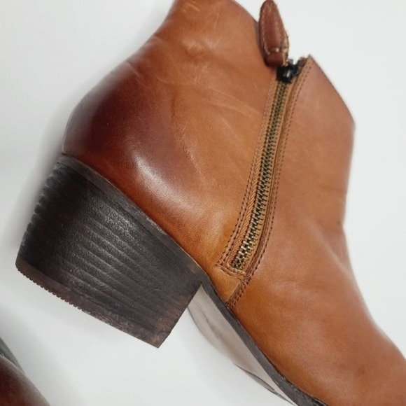 Clarks Maypearl Fawn Leather Light Brown Ankle Western Boot - Picture 10 of 16